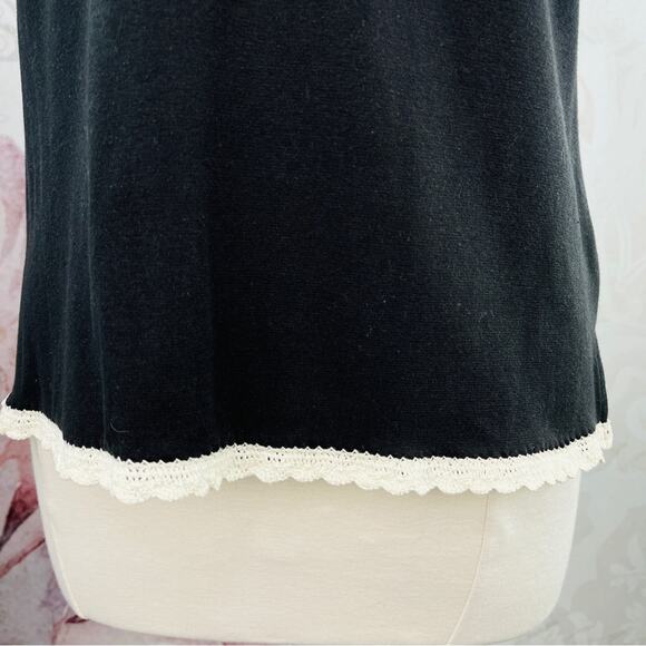 Covington Black Top Crochet Embroidery NWT Size Medium - Picture 3 of 7